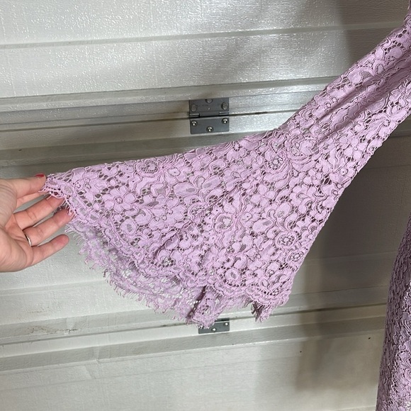 Bardot Revolve Solange Bell Sleeve Lace Dress Size Small 6 - Picture 4 of 8
